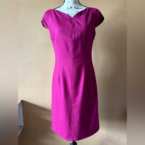 Tahari Magenta Cap Sleeve Zip Front Dress Size 6 - Picture 3 of 5